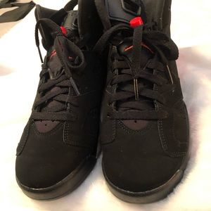 N- 2/16 Jordan’s Retro Bk/RD Authentic